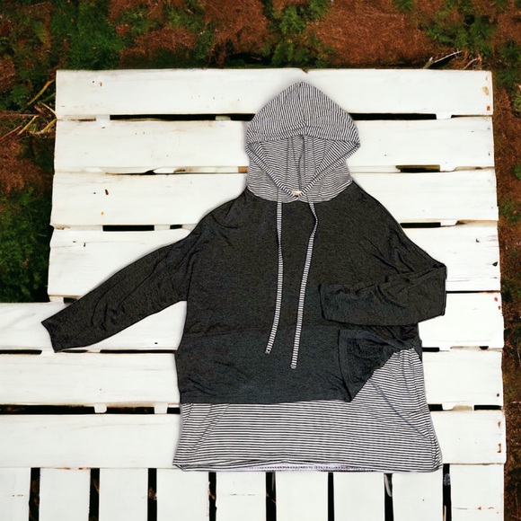 Hope’s boutique lightweight pullover - Picture 1 of 3